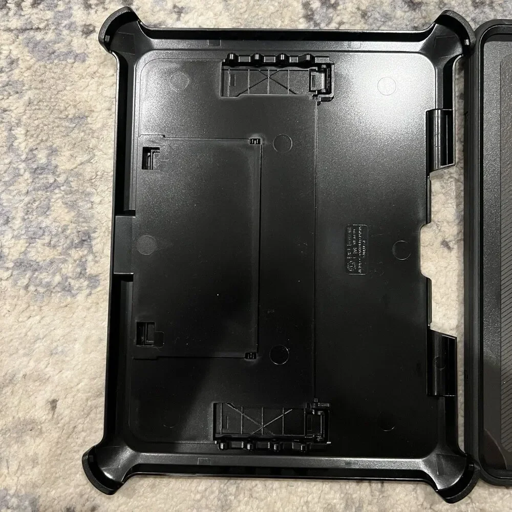 NEW OtterBox Defender Pro Tablet Case for Apple iPad Pro  13” M4 77-95232 Black